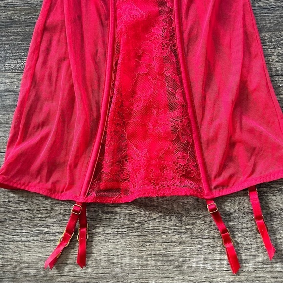 Victoria's Secret Lingerie Size 34B - Picture 3 of 10